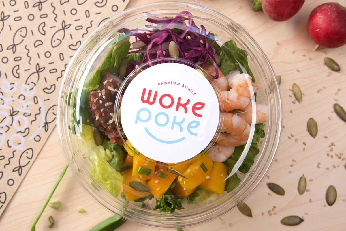 Sustainable Disposable Plastic Food packaging-Disposable plastic food container branded with a label on the top off the lid